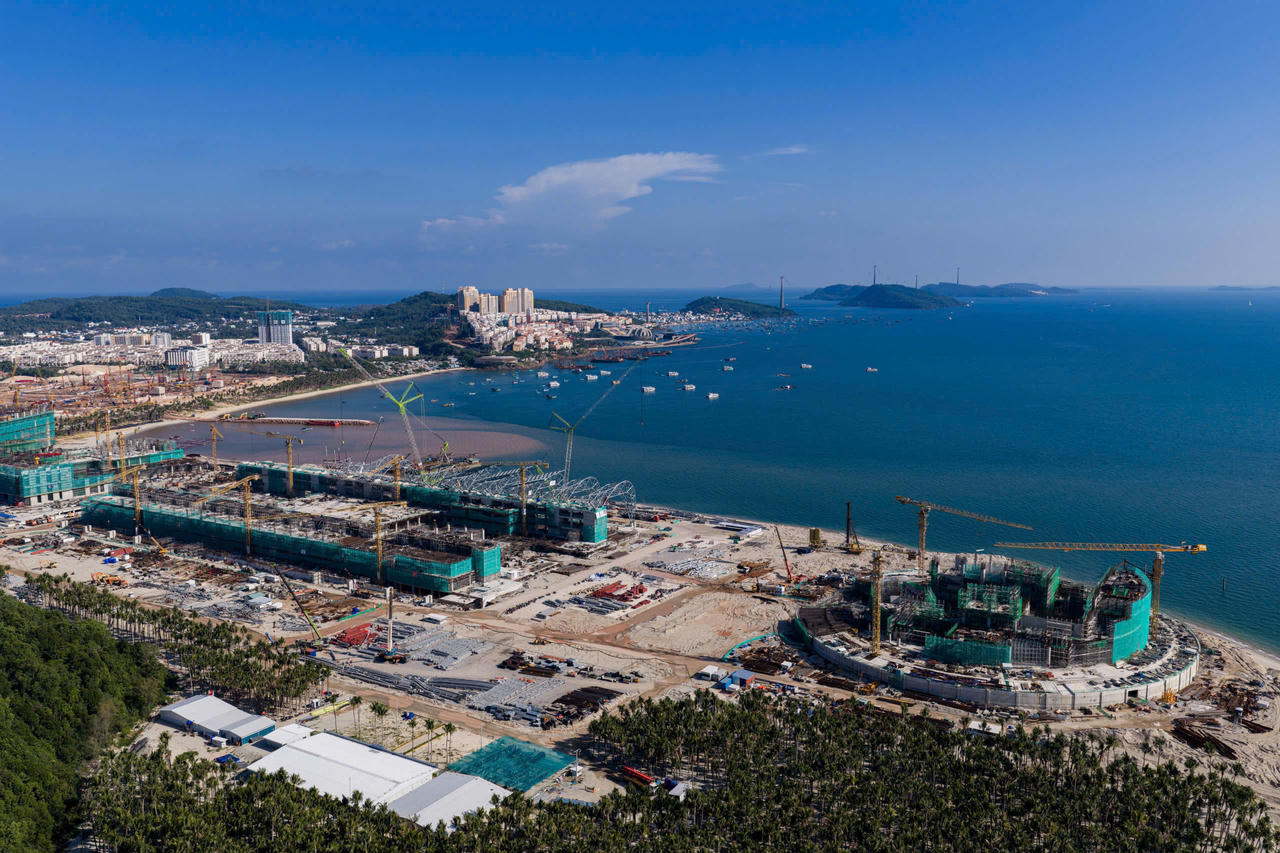 Công trường trung tâm hội nghị, triển lãm APEC và Khu đô thị hỗn hợp Bãi Đất Đỏ