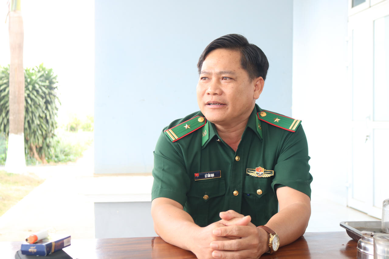 Thiếu tá Lê Tấn Bạc, Chính trị viên Đồn Biên phòng Tân Hà.