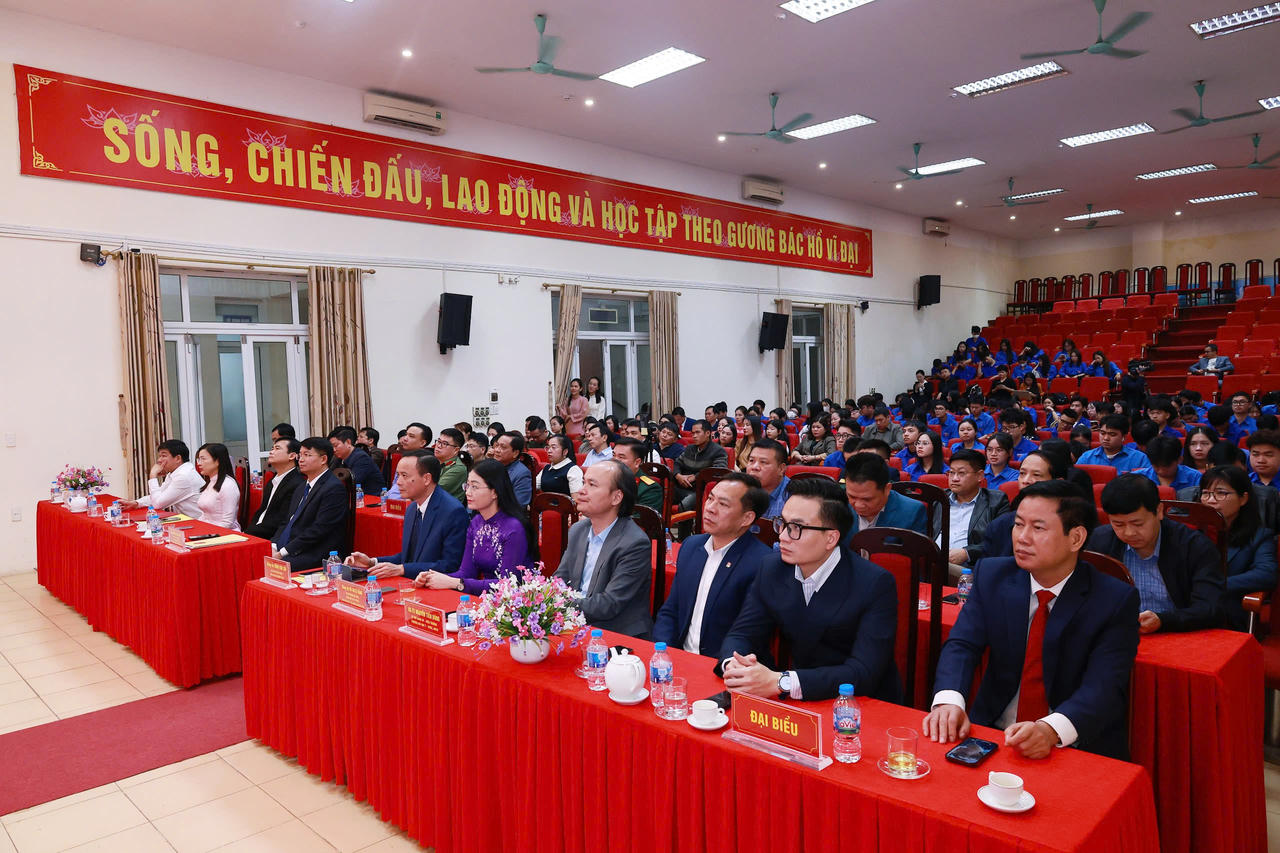 Các Đại biểu tham dự hội nghị