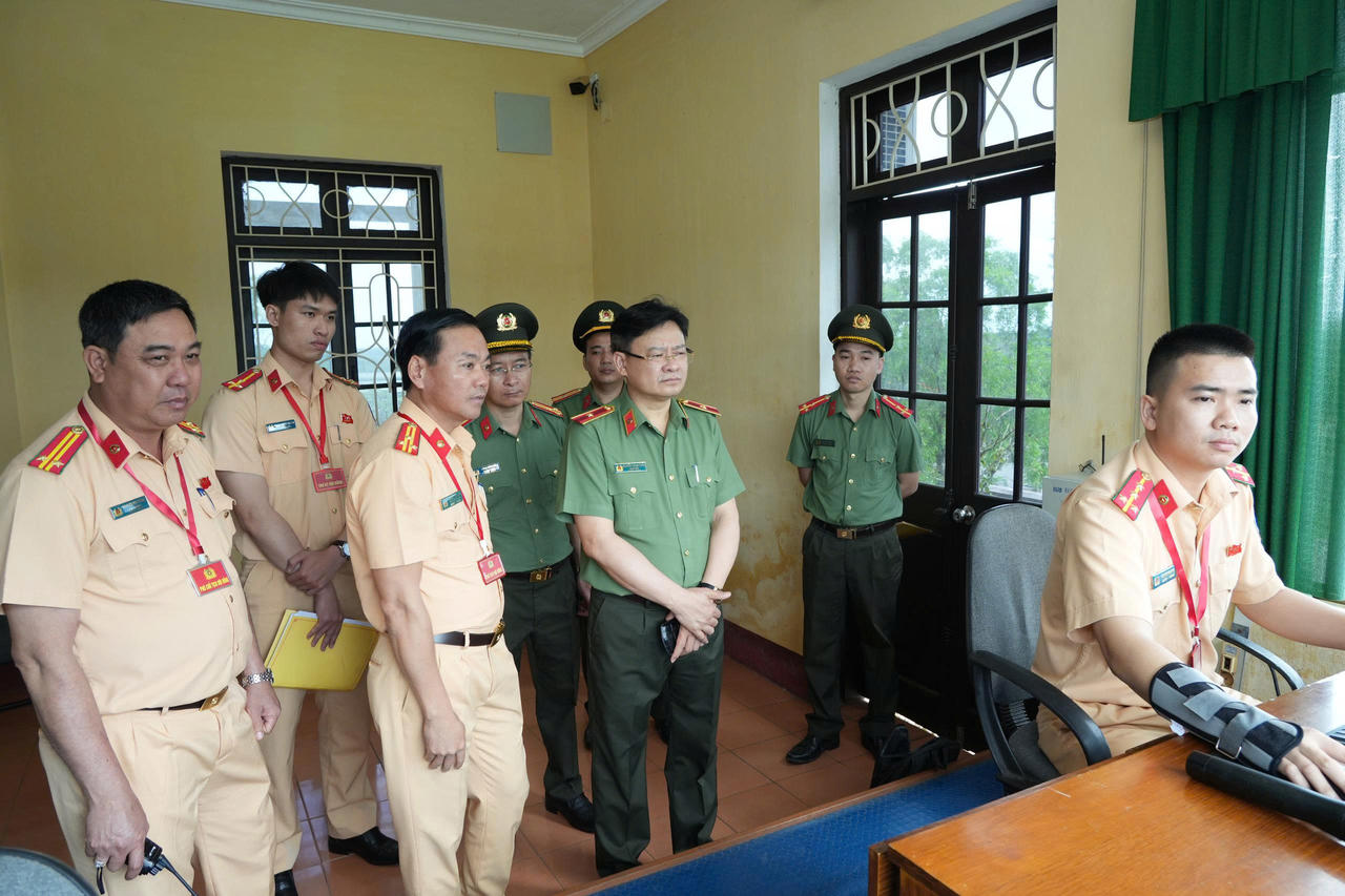 Huế: Nâng cao chất lượng sát hạch lái xe, phục vụ Nhân dân tốt nhất