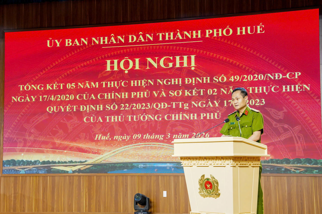 Đồng chí Đại tá Kiều Đức Tính – Phó giám đốc Công an thành phố Huế phát biểu tại Hội nghị.