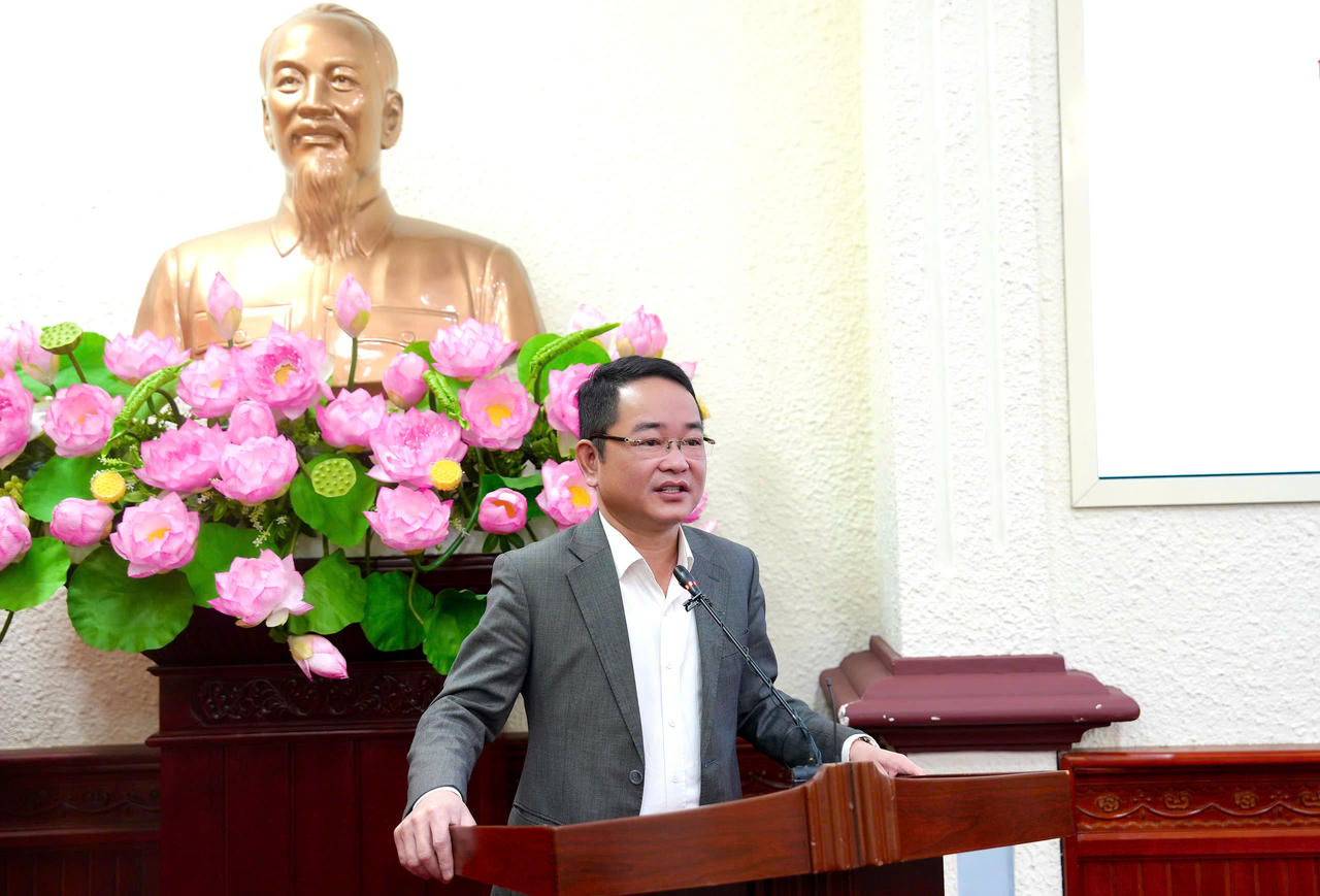 Tổng Biên tập Báo PLVN Vũ Hoài Nam&nbsp;phát biểu tại buổi Lễ.