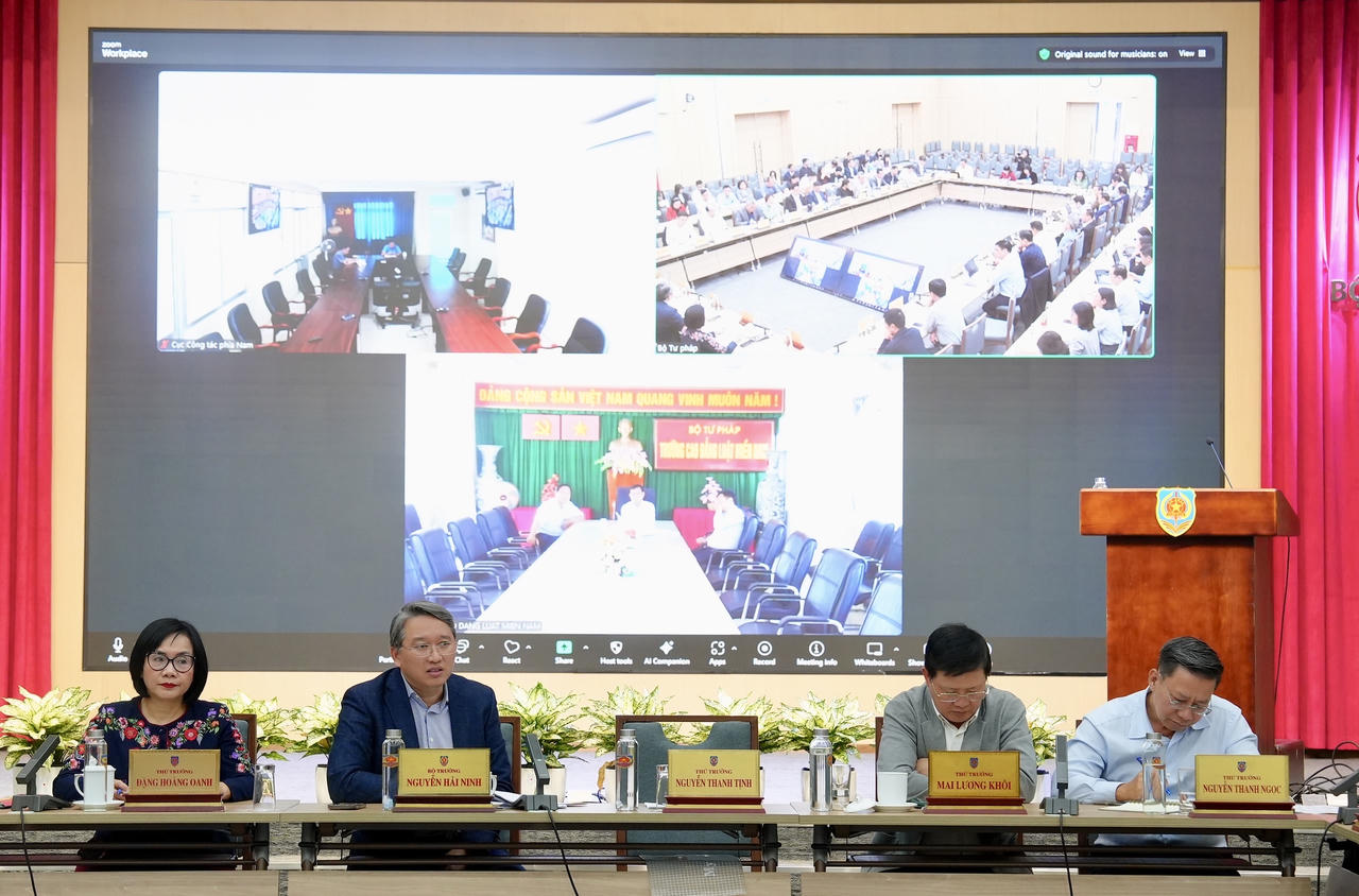 Bộ trưởng Nguyễn Hải Ninh phát biểu.