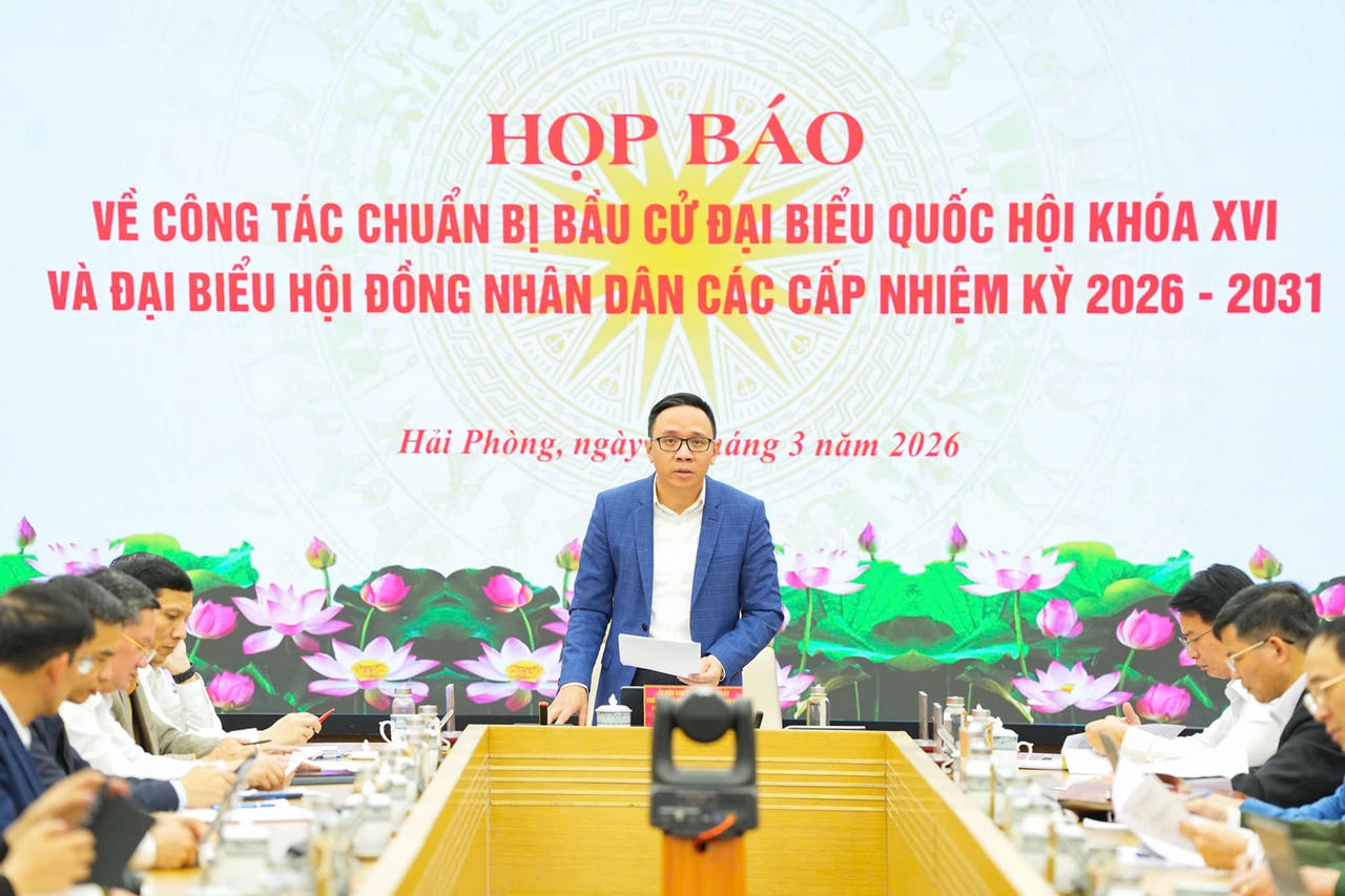 Phó Chủ tịch HĐND TP, Phó Chủ tịch Ủy ban bầu cử TP Hải Phòng Đào Trọng Đức chủ trì cuộc họp báo.