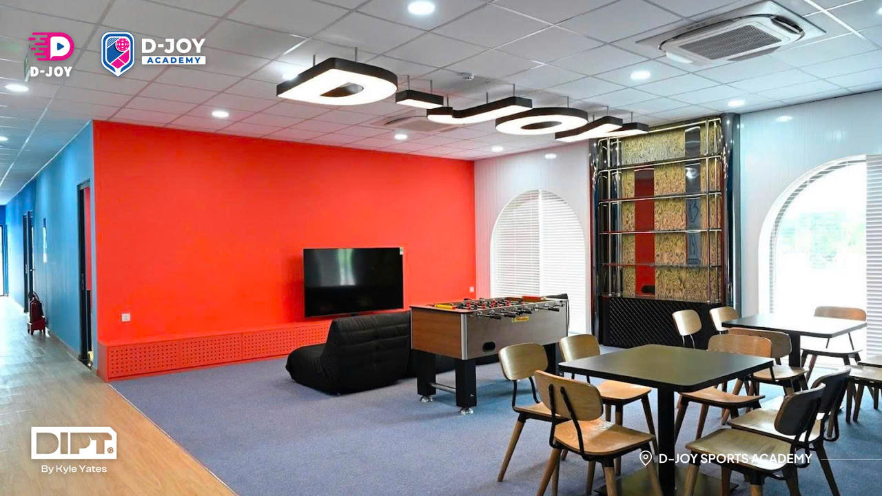 Học viện Thể thao D-Joy cung cấp một môi trường học tập và rèn luyện khép kín.