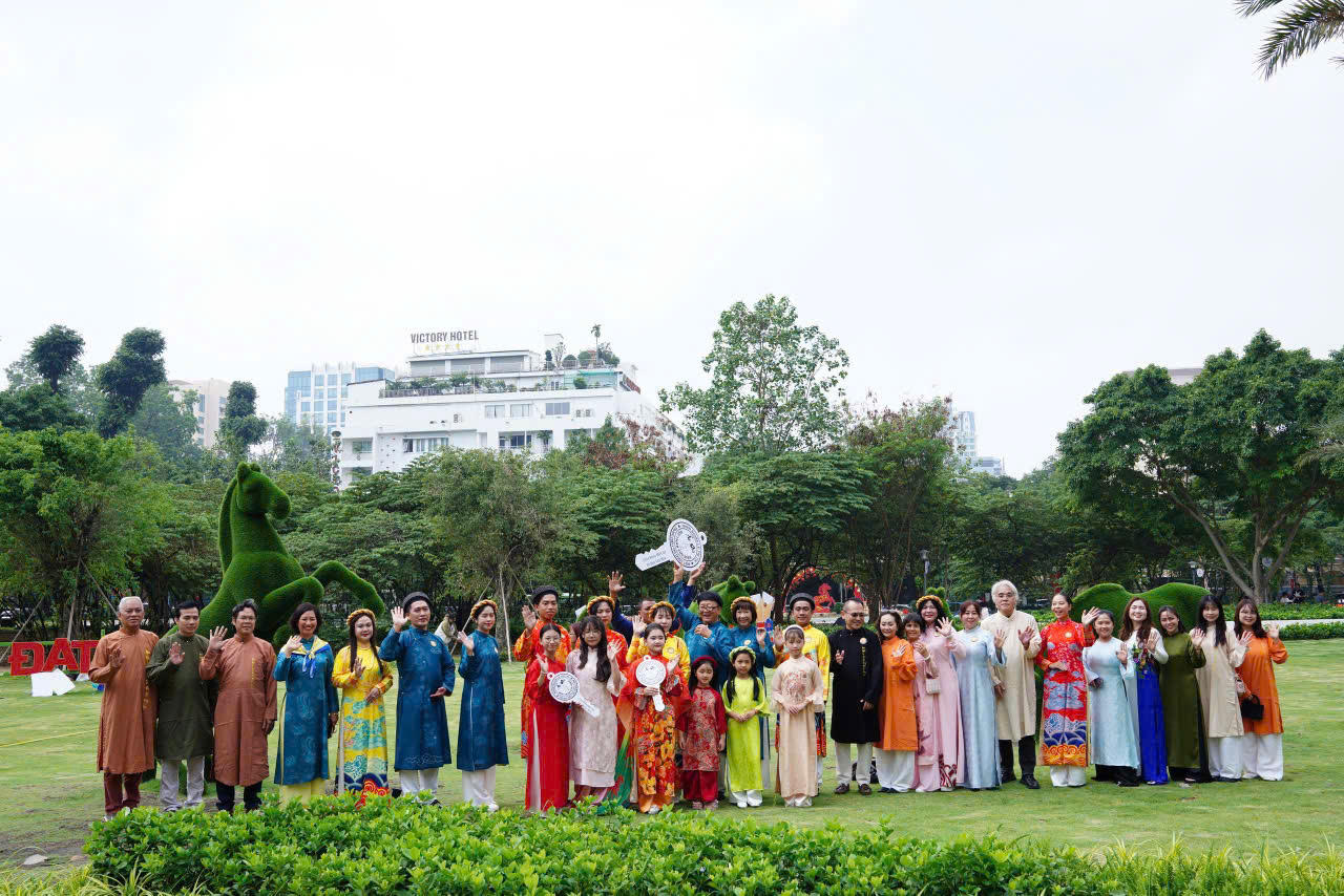 '52 tuần lễ áo dài' – Sáng kiến lan tỏa quốc phục Việt Nam