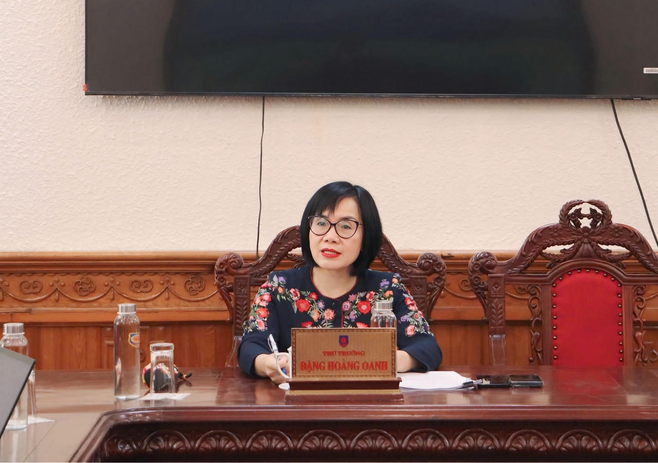 Thứ trưởng Đặng Hoàng Oanh phát biểu.