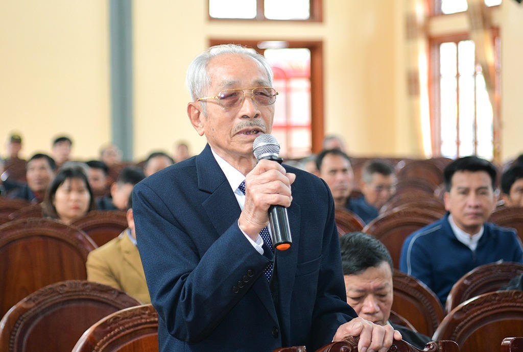 Đại diện cử tri phát biểu tại hội nghị