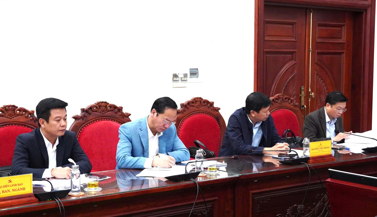 Đại biểu tham dự buổi làm việc.