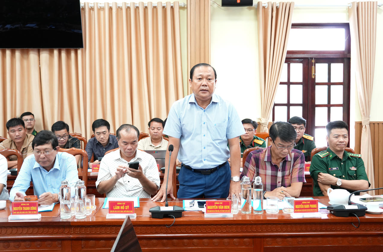 Ông Nguyễn Văn Đen - Phó Giám đốc Sở Văn hóa, Thể thao và Du lịch tỉnh Cà Mau phát biểu tại buổi họp mặt.