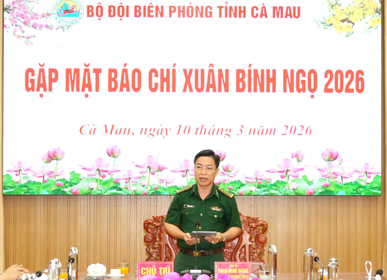 Đại tá Phạm Minh Giang - Bí thư Đảng ủy, Chính ủy Ban Chỉ huy BĐBP tỉnh Cà Mau, phát biểu cảm ơn sự đồng hành của các cơ quan báo chí.