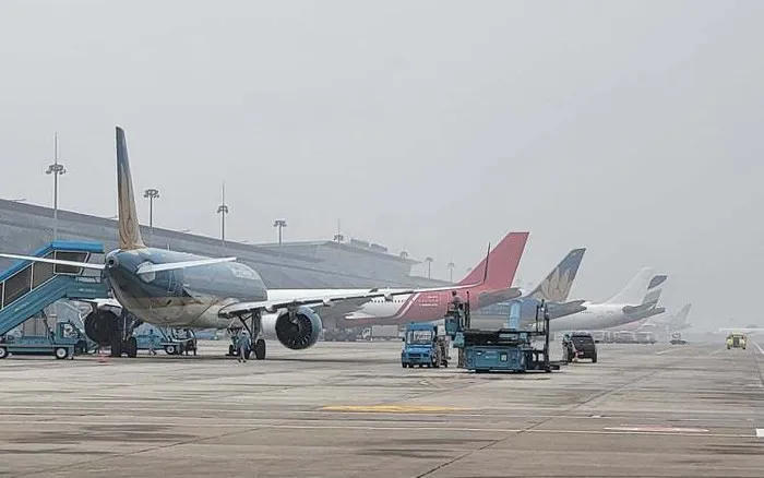 Hủy, điều chỉnh loạt chuyến bay do xung đột ở Trung Đông