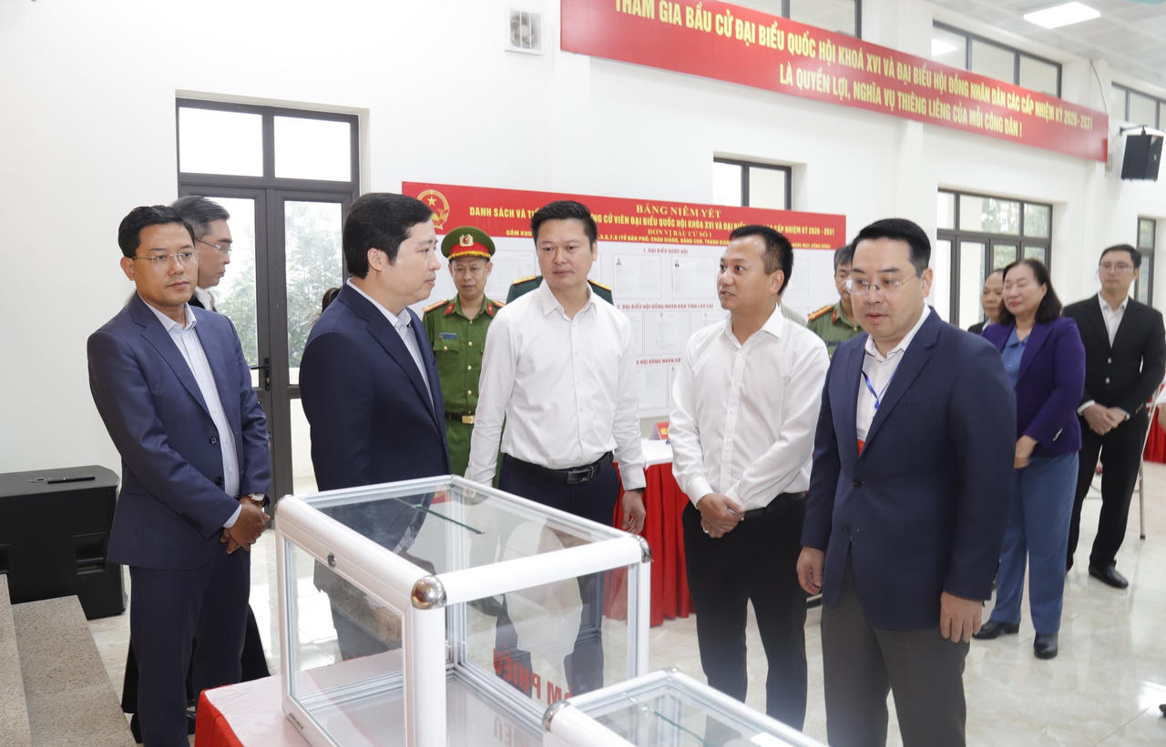 Lãnh đạo tỉnh Lào Cai kiểm tra công tác chuẩn bị bầu cử tại phường Yên Bái và Âu Lâu