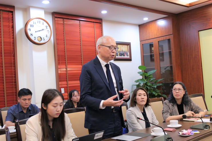 Đại diện Hiệp hội Điều phối Y tế quốc tế Nhật Bản phát biểu tại buổi làm việc.&nbsp;