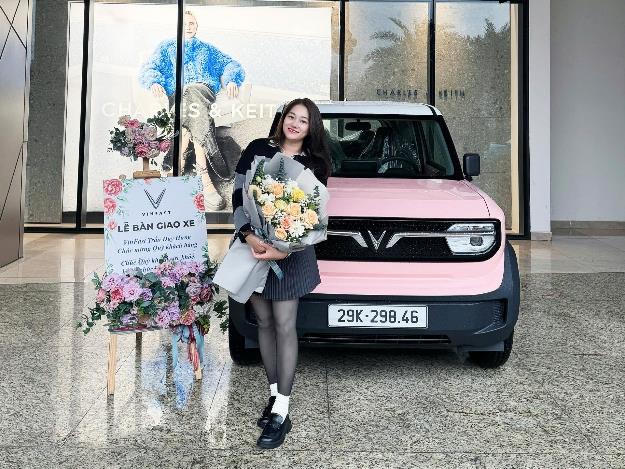 Chị Lưu Ly (Hà Nội) đã nhận chiếc VF 3 được khoảng 1 năm.