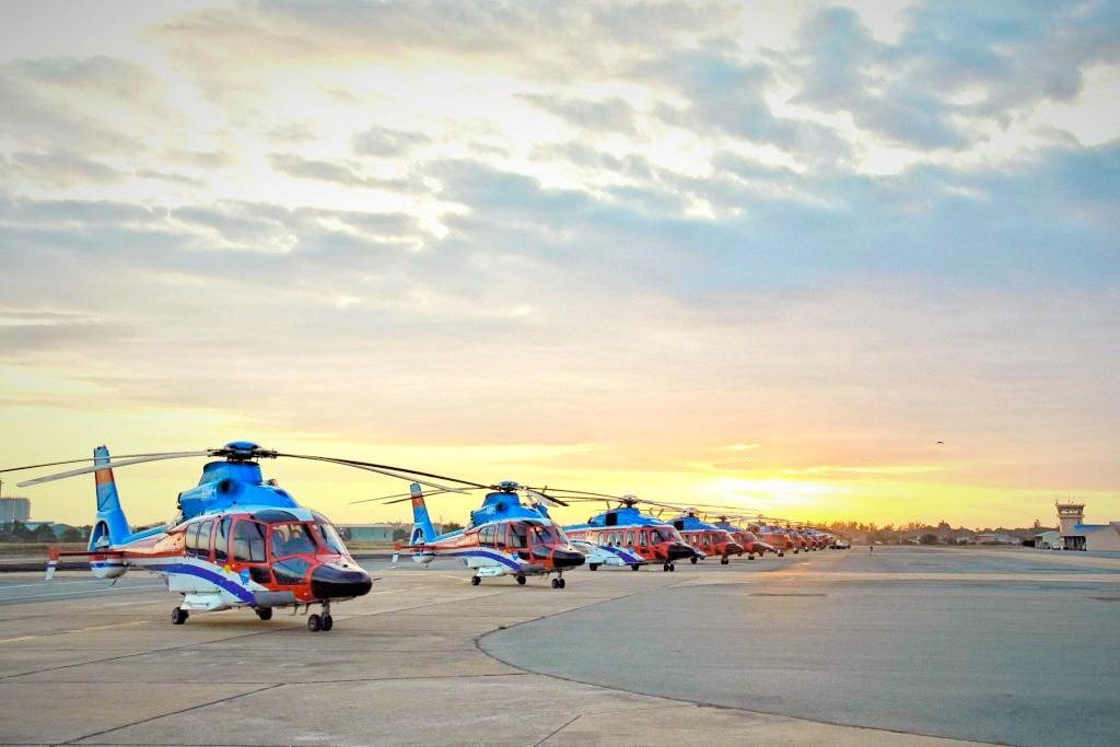 Trực thăng tại sân bay Vũng Tàu phục vụ tour du lịch ngắm TP.HCM từ không trung. Ảnh: DNCC