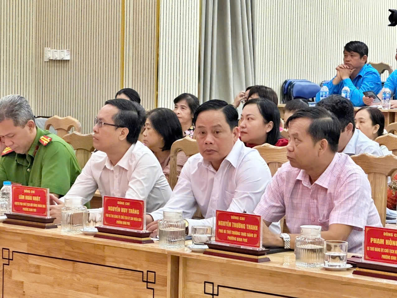 Các đại biểu tham dự hội nghị.