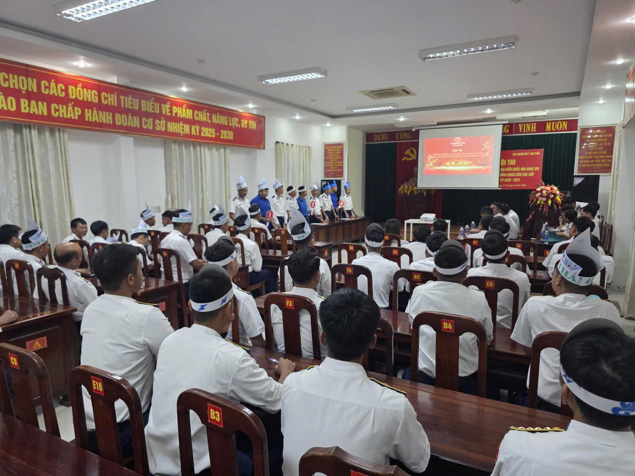 Hội thi đã thu hút đông đảo cán bộ, đoàn viên thanh niên hai đơn vị, cùng gia đình các quân nhân trên địa bàn tham gia.