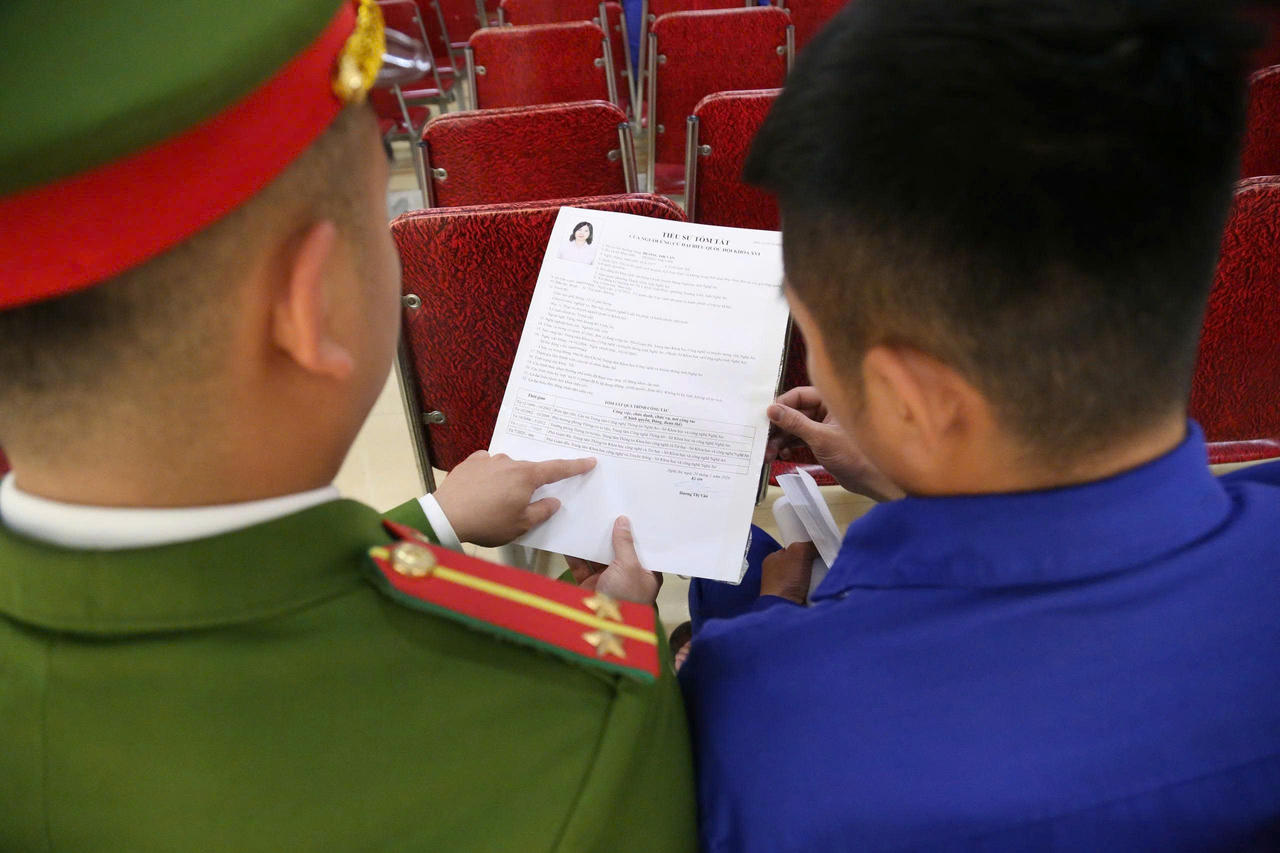 Hướng dẫn chu đáo cho các học viên.