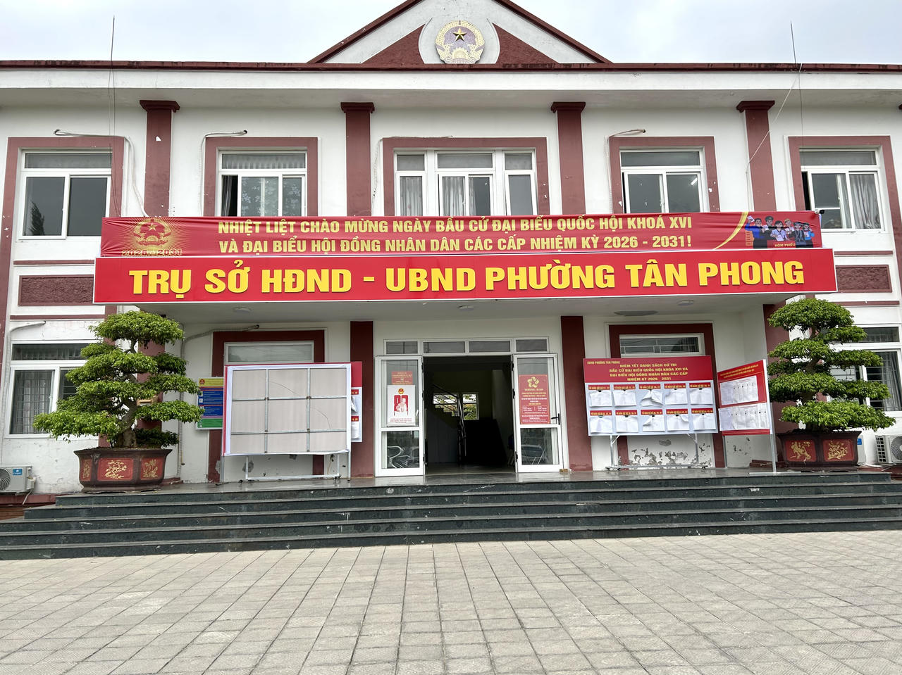 Ông Lê Xuân Dũng - Phó Chủ tịch UBND phường Tân Phong, tỉnh Lai Châu cho biết, địa phương đã sớm kiện toàn bộ máy phục vụ bầu cử. Cụ thể, phường đã thành lập 7 Ban bầu cử và 47 tổ bầu cử phụ trách tại 47 khu vực bỏ phiếu trên địa bàn.