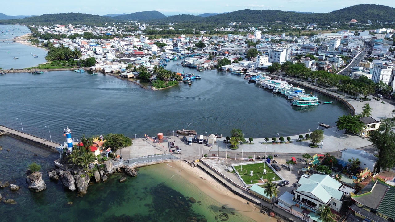 Đặc khu Phú Quốc trở thành điểm đến lý tưởng của du khách trong và ngoài nước.