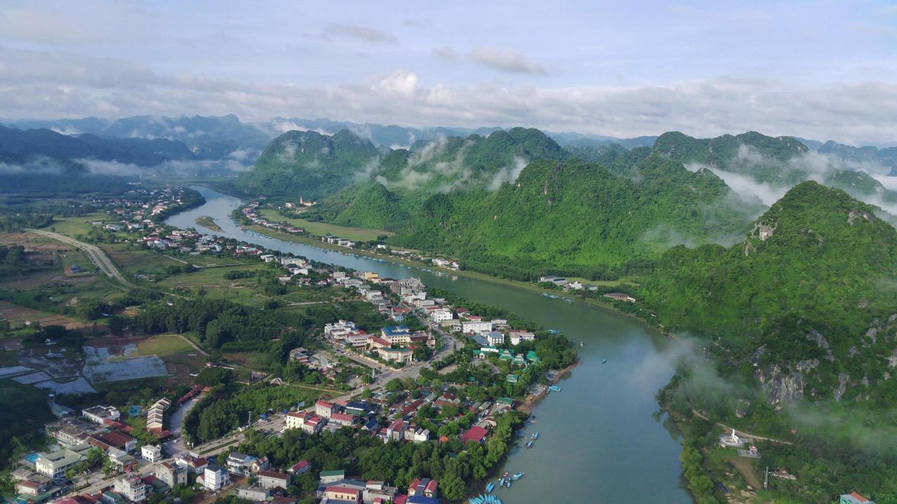 Phong Nha - nơi thiên nhiên kỳ vĩ gặp gỡ sự thân thiện của con người.