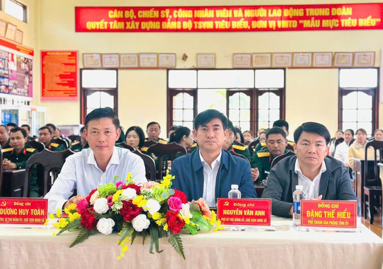 Rộn ràng không khí ngày hội bầu cử ở xã vùng biên tỉnh Lâm Đồng