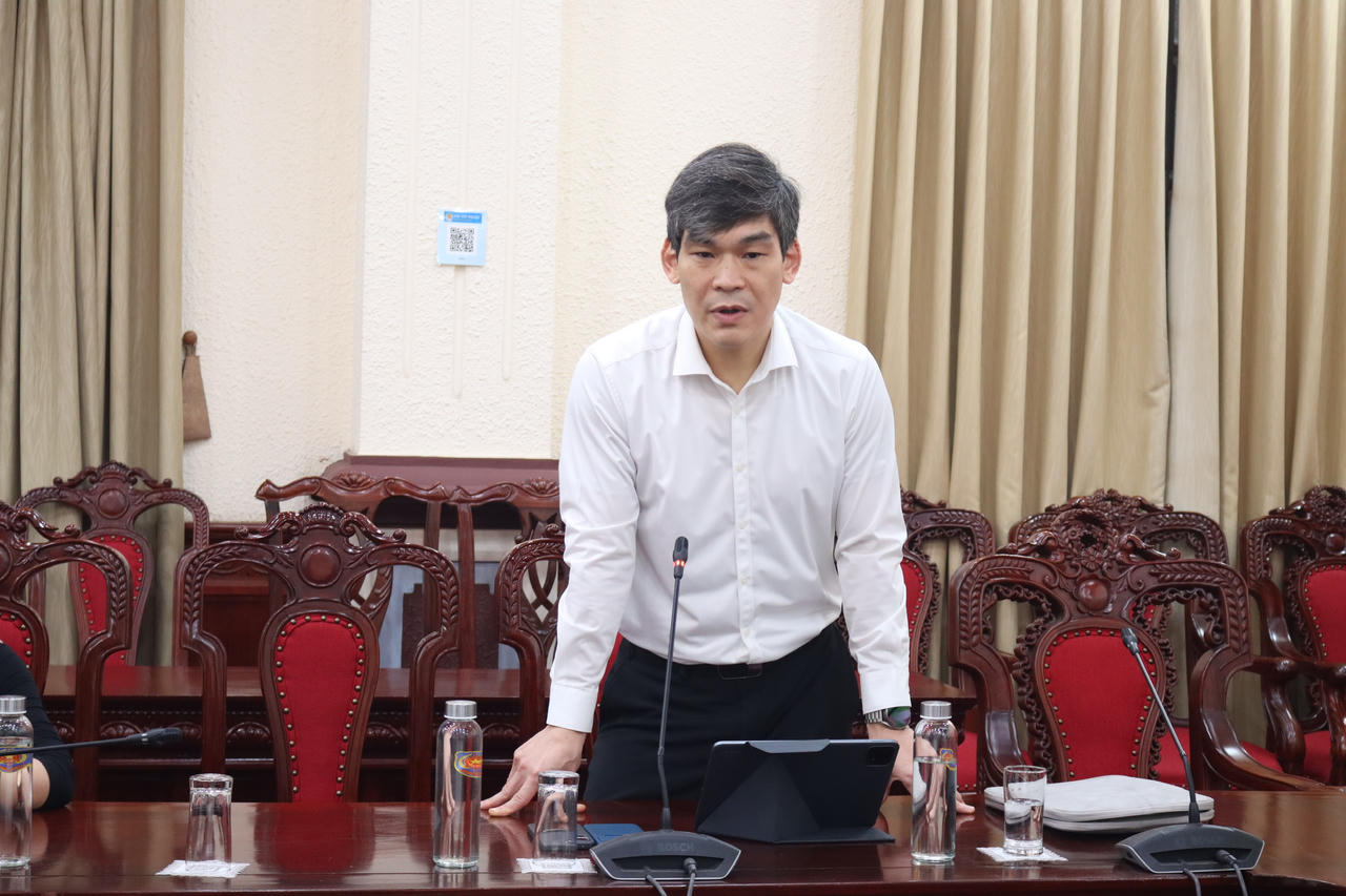 Ông Đặng Trần Anh Tuấn Phó Chủ tịch Hội đồng quản lý, Giám đốc Quỹ báo cáo