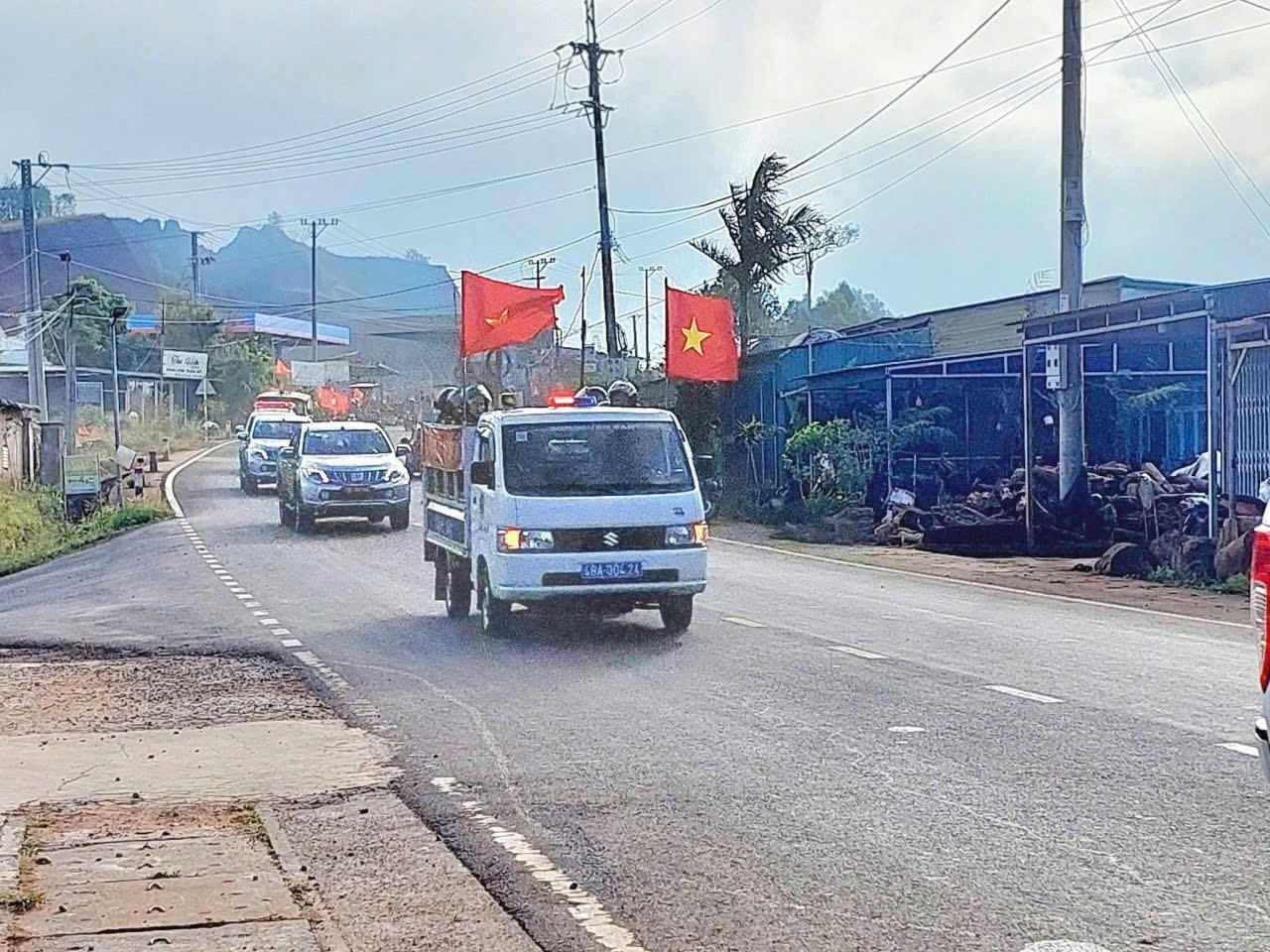 Rộn ràng không khí ngày hội bầu cử ở xã vùng biên tỉnh Lâm Đồng