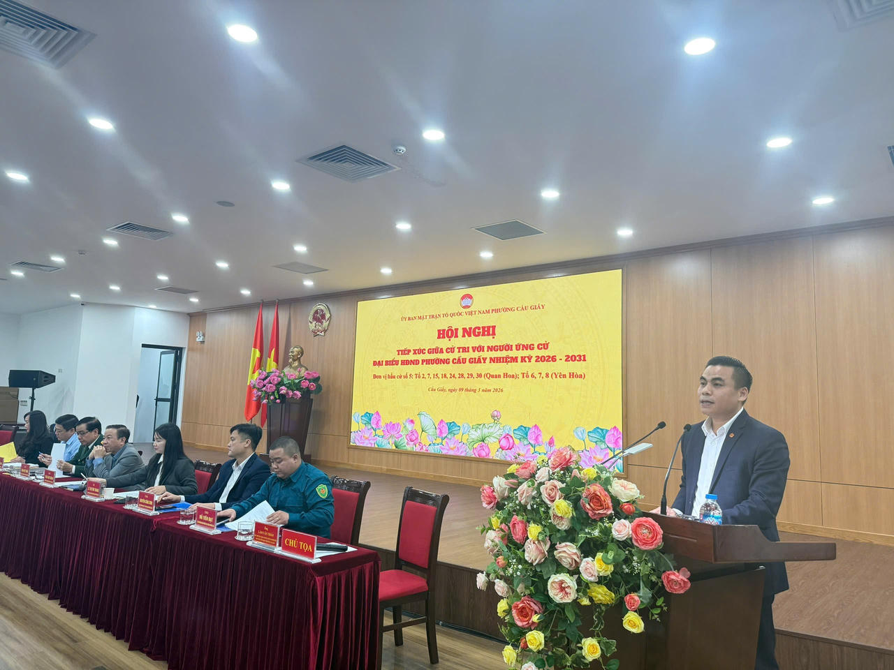 Ông Lâm Văn Thảo - Phó Chủ tịch Ủy ban MTTQ, Chủ tịch Công đoàn phường Cầu Giấy phát biểu tại Hội nghị tiếp xúc cử tri với người ứng cử đại biểu HĐND phường Cầu Giấy nhiệm kỳ 2026–2031.