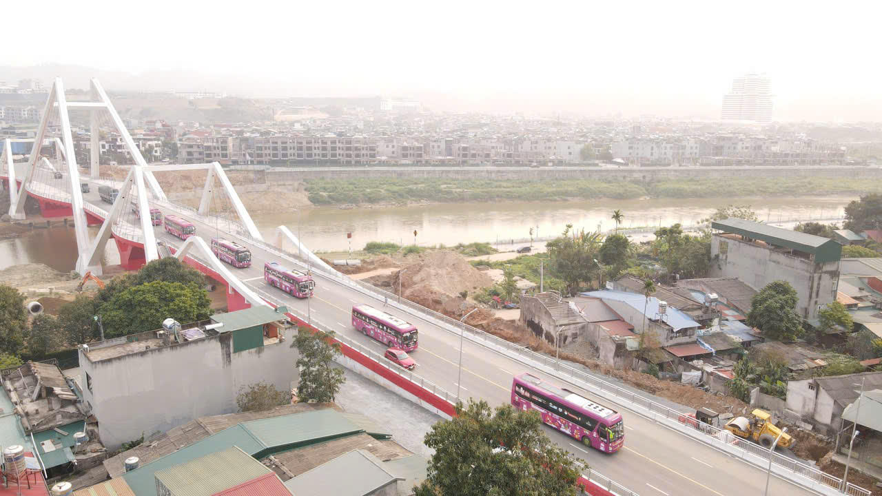 Theo đại diện Công ty Inter Bus Lines, việc giữ nguyên giá vé nhằm hỗ trợ hành khách và đối tác trong bối cảnh thị trường còn nhiều biến động.