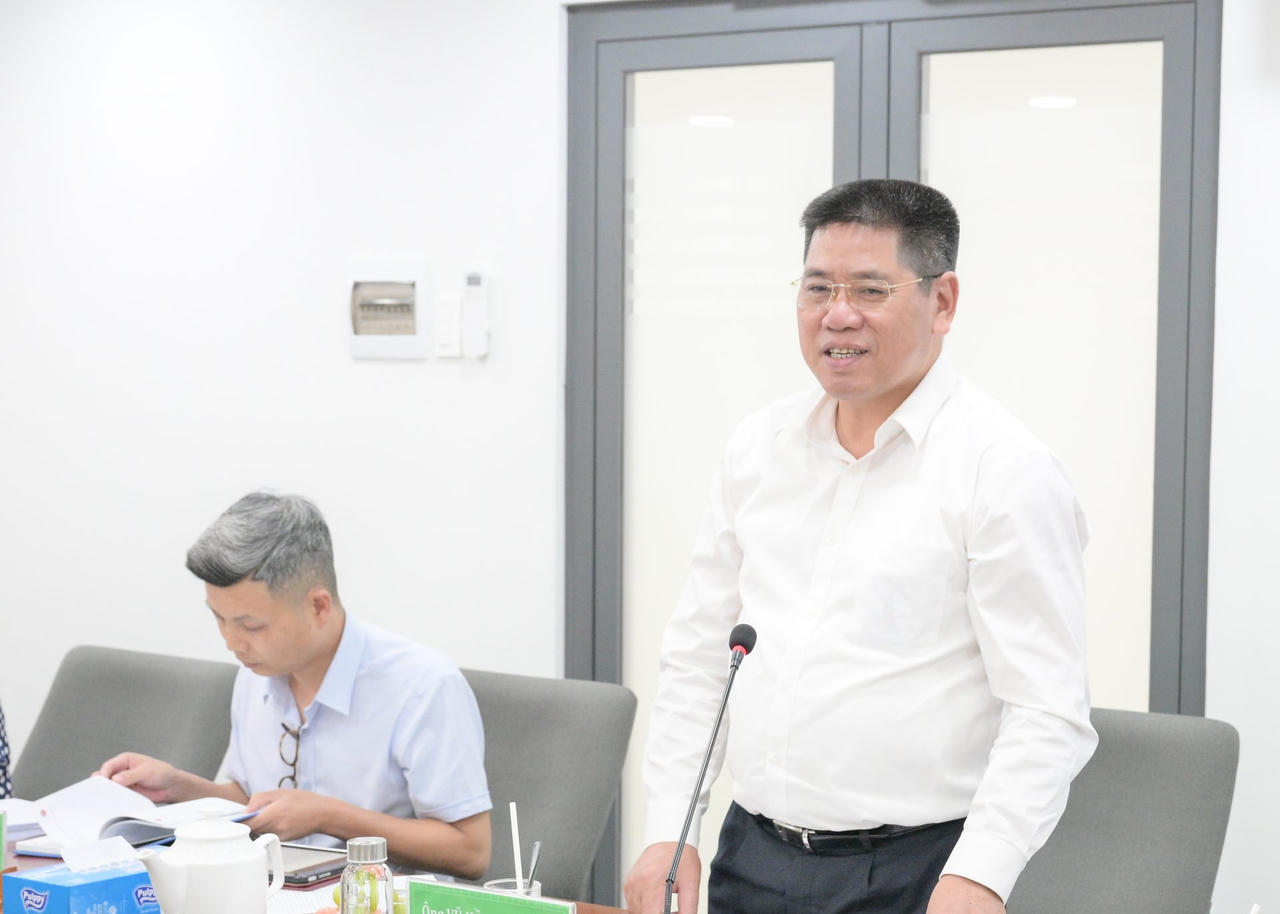 Ông Vũ Hồng Phương – Cục trưởng Cục Phát triển Doanh nghiệp Nhà nước phát biểu tại buổi làm việc