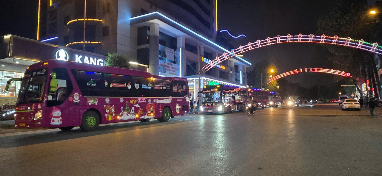 Công ty Cổ phần Inter Bus Lines, đơn vị vận tải hành khách trên tuyến Hà Nội - Sa Pa - Lào Cai cũng khẳng định sẽ giữ ổn định giá vé trong thời điểm hiện nay, dù chi phí đầu vào tăng cao.