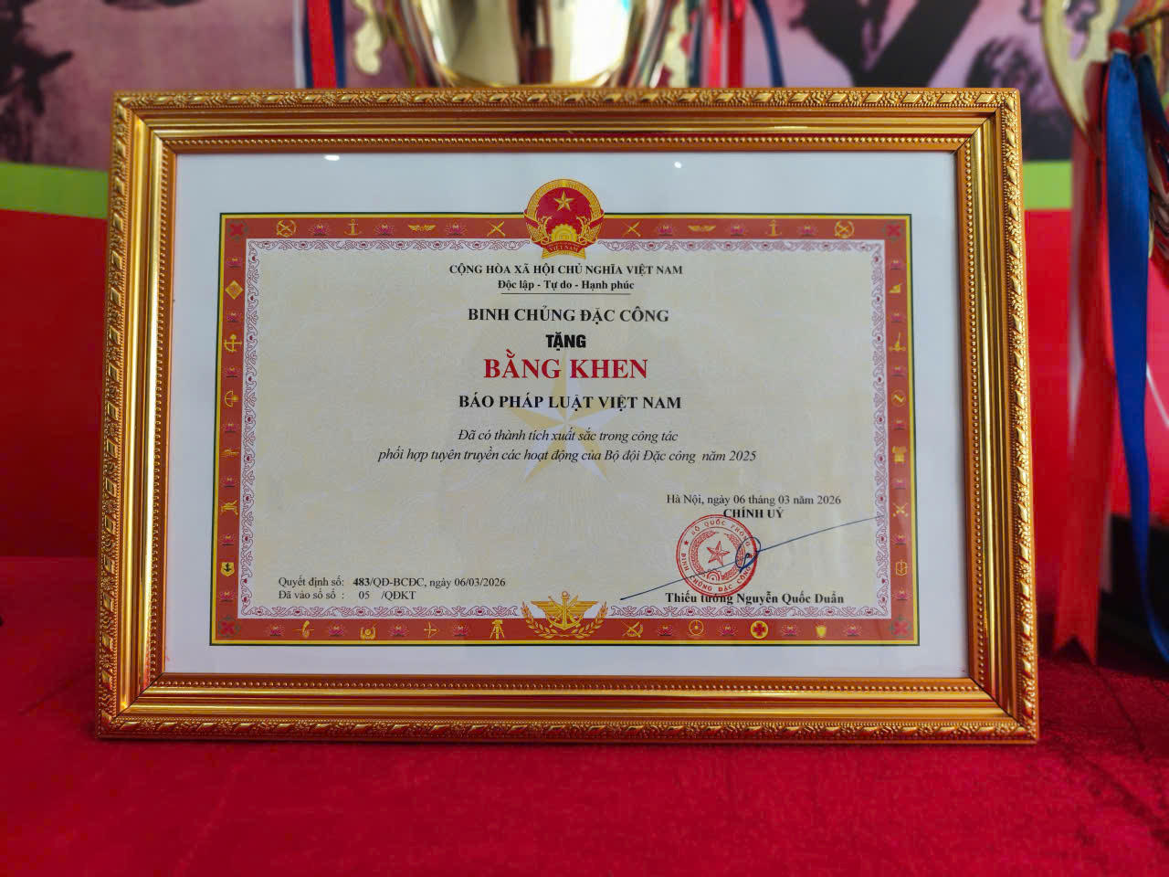 Pháp luật Việt Nam đã được Binh chủng Đặc công trao tặng Bằng khen  vì đã có thành tích xuất sắc trong công tác phối hợp tuyên truyền các hoạt động của Bộ đội Đặc công năm 2025.