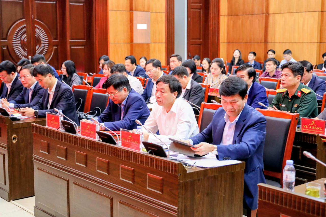 Các đại biểu tham dự hội nghị.