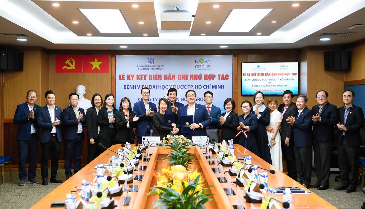 Lễ ký kết Biên bản ghi nhớ hợp tác chuyên môn trong lĩnh vực chăm sóc sức khỏe giữa NovaGroup và Bệnh viện Đại học Y Dược Tp.HCM diễn ra ngày 13/3/2026.