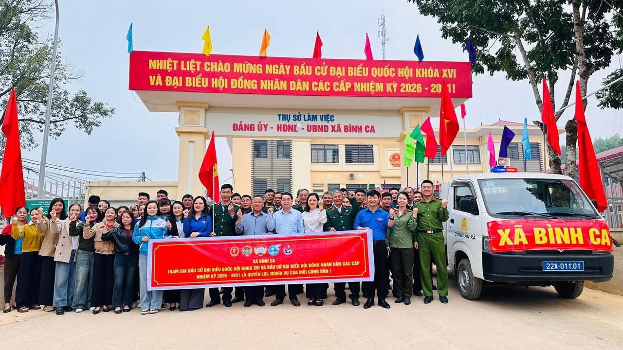 Tuyên Quang rực rỡ cờ hoa, không khí ngày hội bầu cử lan toả rộng khắp 
