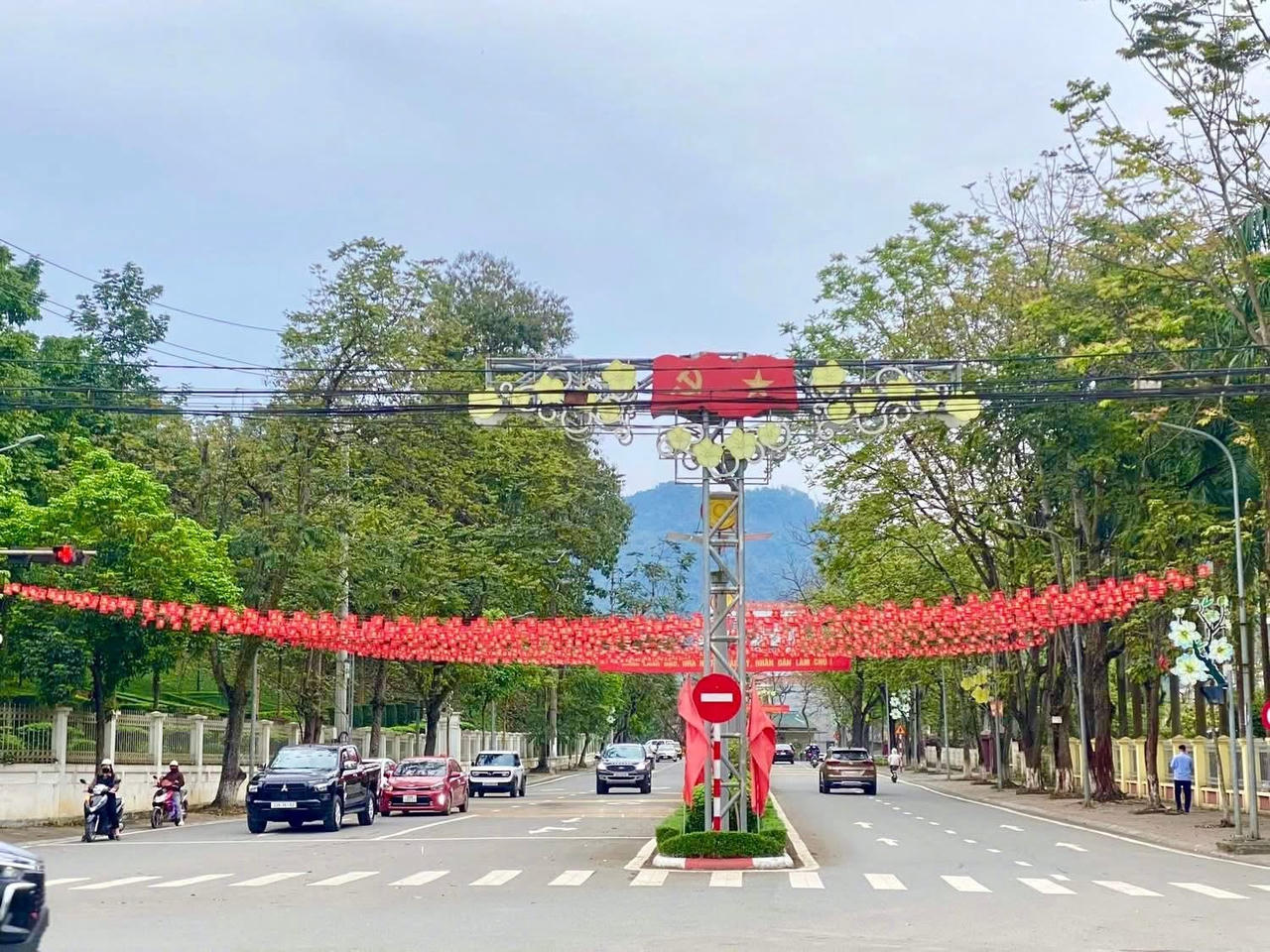 Tuyên Quang rực rỡ cờ hoa, không khí ngày hội bầu cử lan toả rộng khắp 
