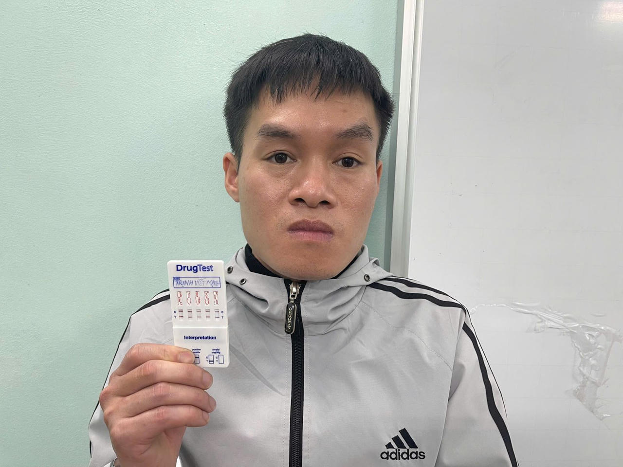 Tạm giữ đối tượng giao cấu với bé gái quen qua mạng xã hội