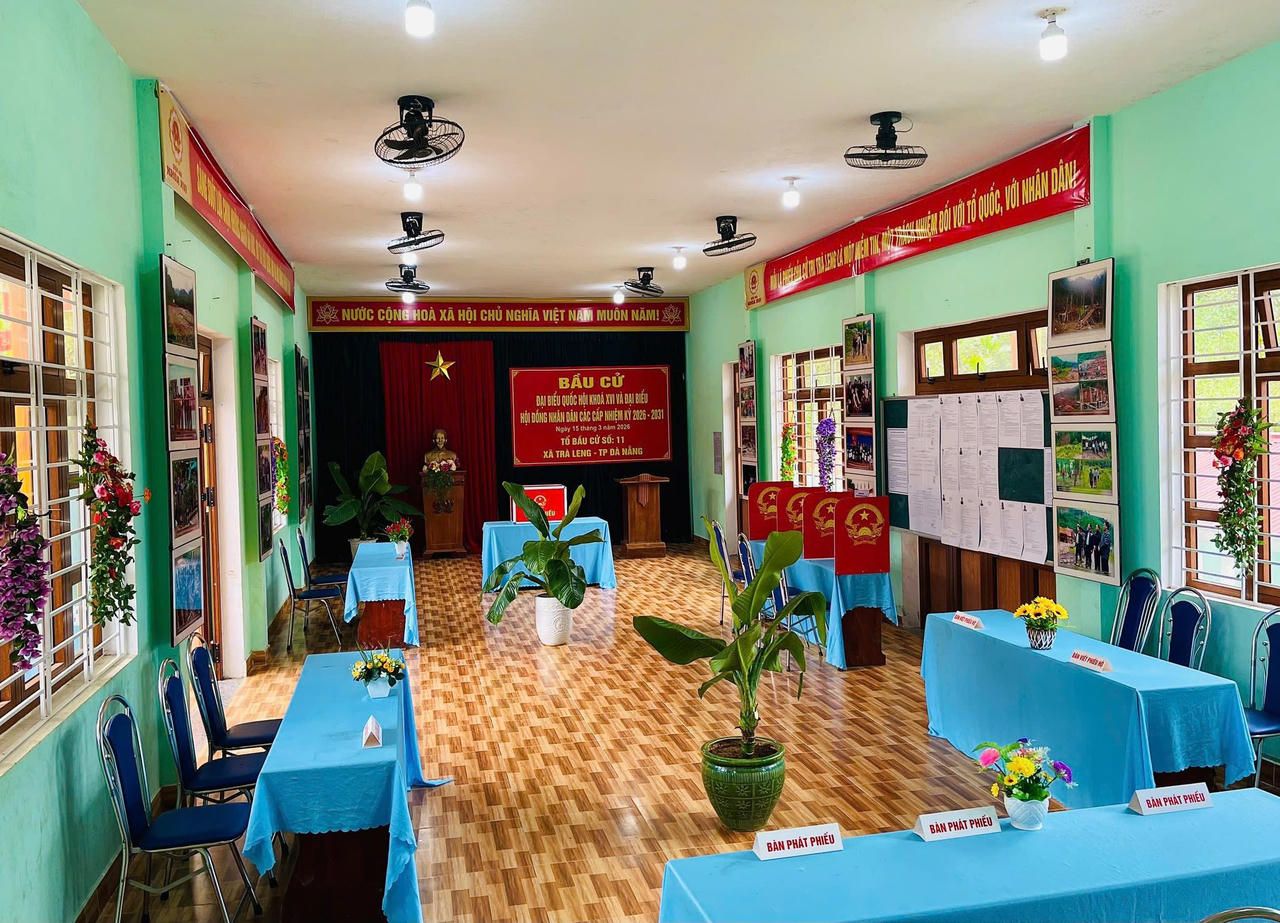 Rực rỡ cờ hoa tại nhiều tỉnh miền Trung hướng tới ngày bầu cử