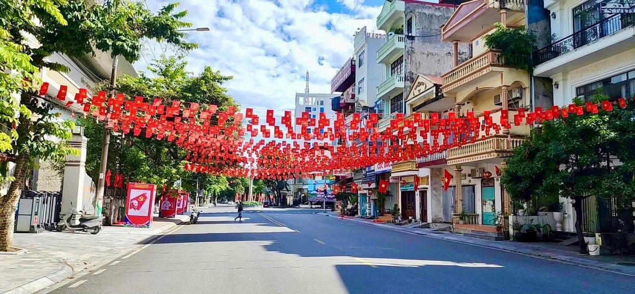 Tuyên Quang rực rỡ cờ hoa, không khí ngày hội bầu cử lan toả rộng khắp 
