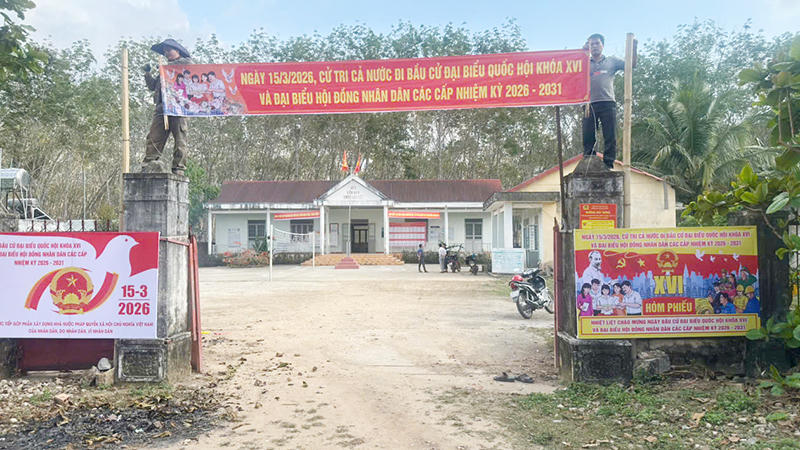 Xã biên giới Sa Loong (Quảng Ngãi) khẩn trương chuẩn bị cho ngày hội bầu cử