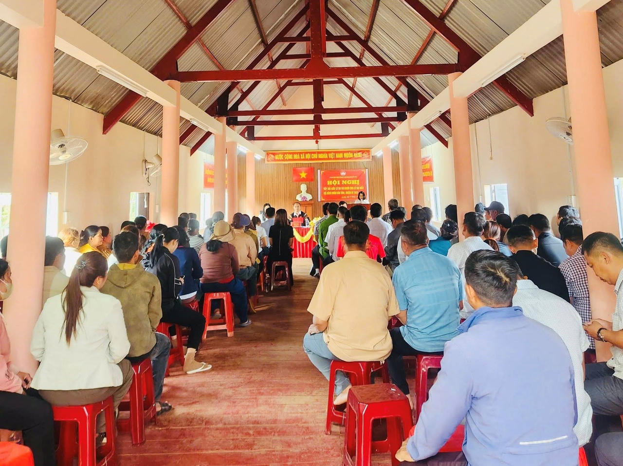 Xã Ea Kiết tổ chức hội nghị để tuyên truyền sâu rộng trong quần chúng