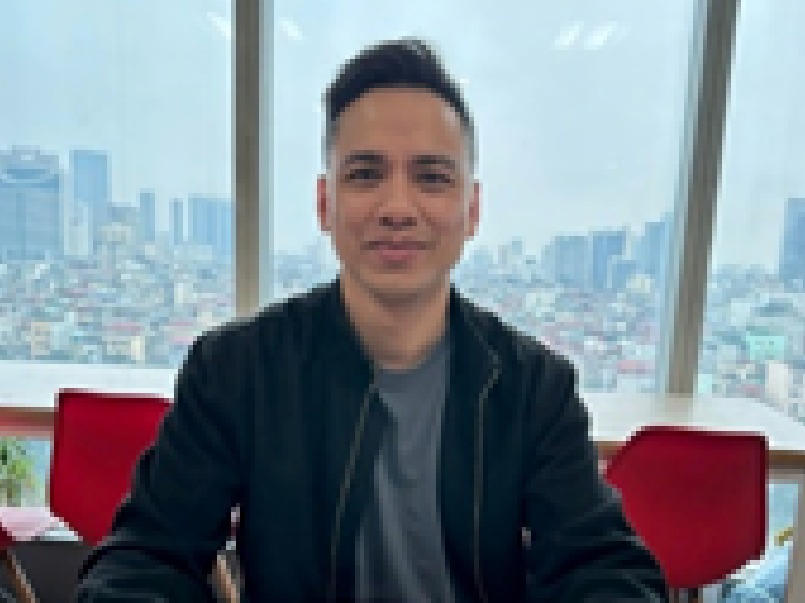 Ông Lê Hữu Trung - Chủ HKD trên sàn thương mại điện tử tại phường Bồ Đề, Hà Nội. (Ảnh: NVCC)