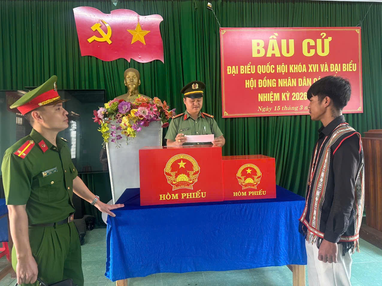 Xã biên giới Sa Loong (Quảng Ngãi) khẩn trương chuẩn bị cho ngày hội bầu cử