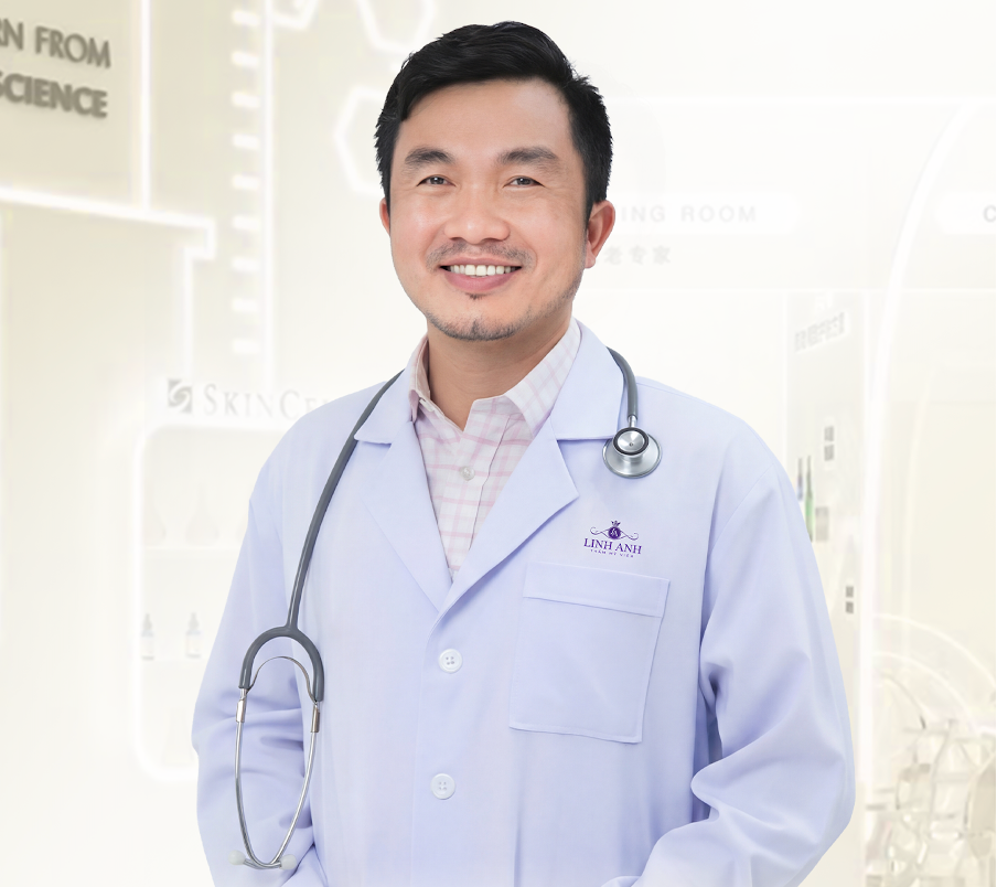 ThS.BS CKII Nguyễn Đức Long – Trưởng khoa Phẫu thuật Tạo hình Thẩm mỹ, chuyên gia có hơn 20 năm kinh nghiệm trong lĩnh vực tạo hình thẩm mỹ.