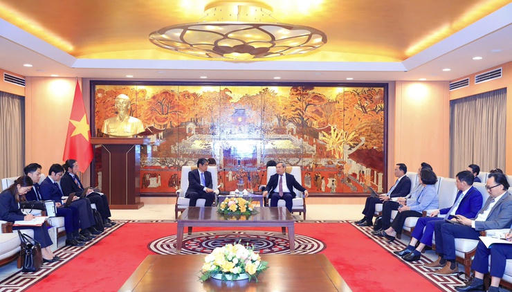 Quang cảnh buổi làm việc.