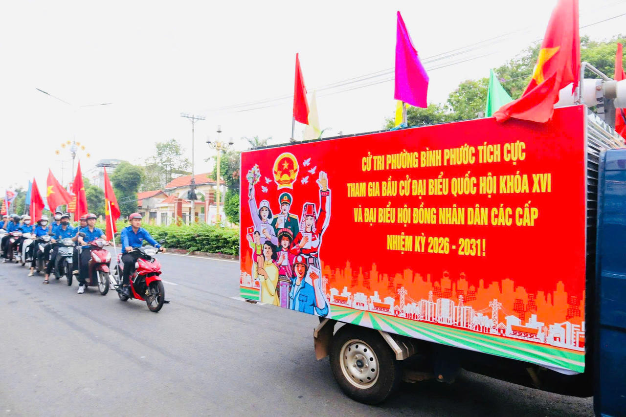 Xe tuyên truyền kêu gọi cử tri tích cực tham gia bầu cử đại biểu Quốc hội và HĐND các cấp nhiệm kỳ 2026-2031.