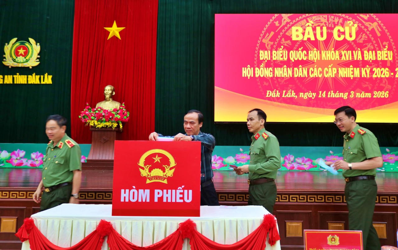 Hoàn thành công tác bầu cử sớm tại Công an tỉnh Đắk Lắk