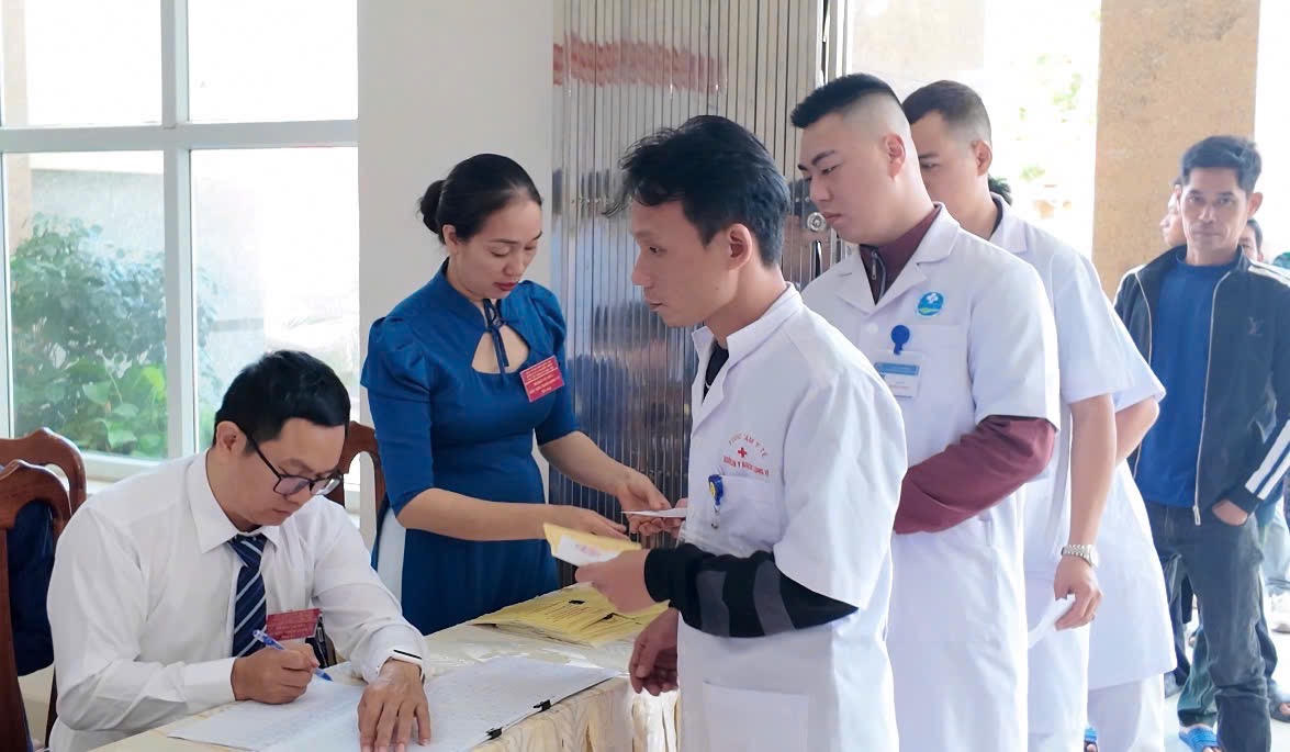 Nô nức không khí bầu cử sớm trên đảo tiền tiêu Bạch Long Vĩ